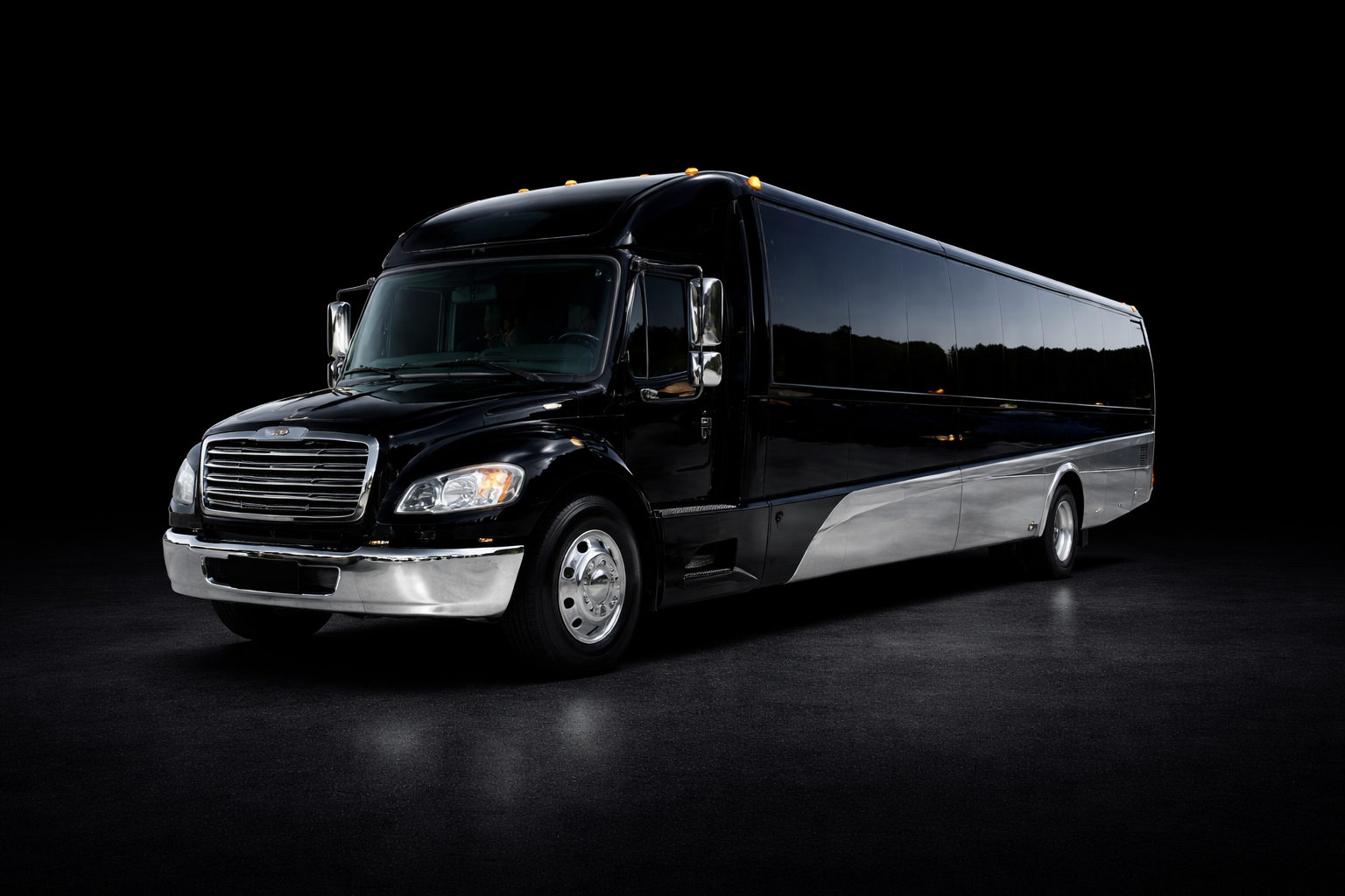 Executive passenger bus for large group transportation